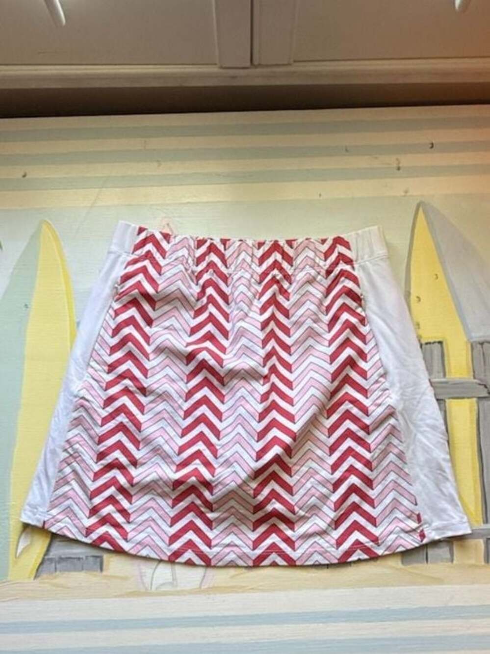 J.McLaughlin Red and Pink Chevron Print Athletic Skort
